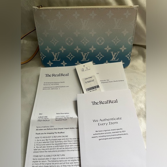 Authentic Louis Vuitton 2021 Neverfull Pouch - Picture 3 of 9